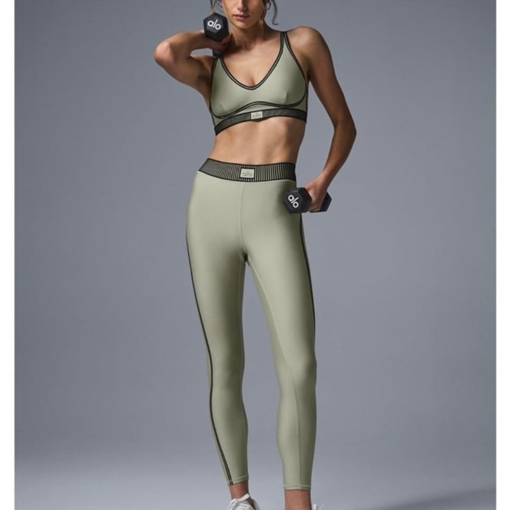alo airlift high waist 7/8 line up Leggings and bra Set limestone size XS